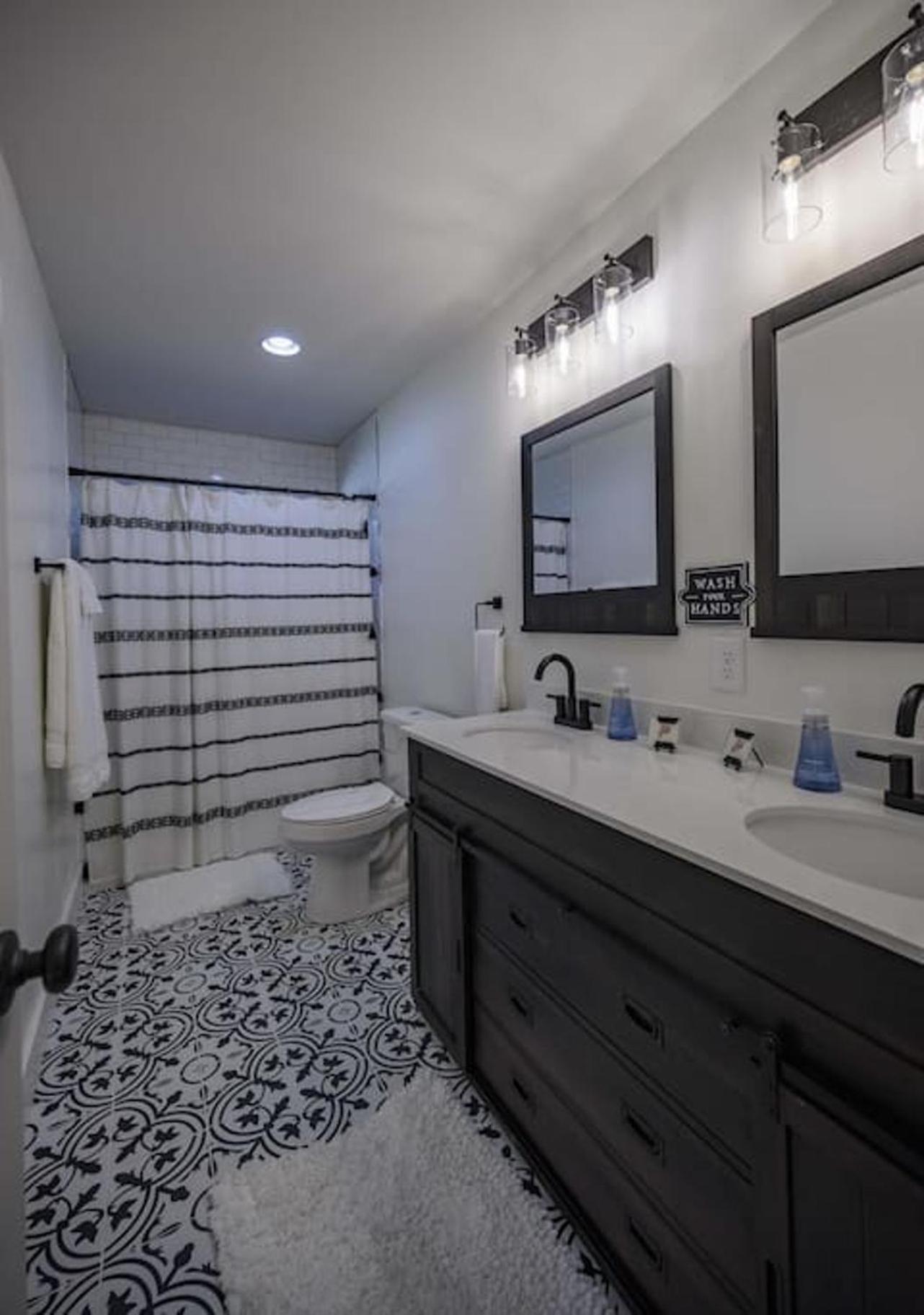 Gorgeous Renovated Home With Large & Private Lot Winchester Esterno foto